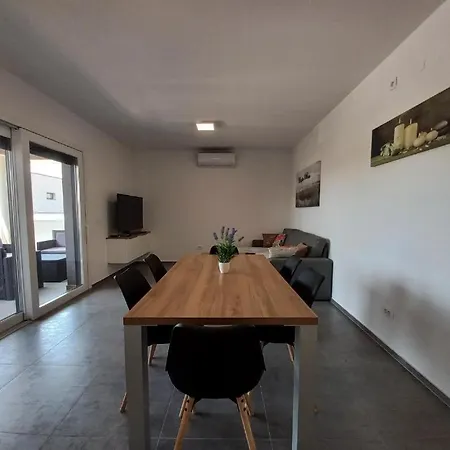 Apartment Martina Vir