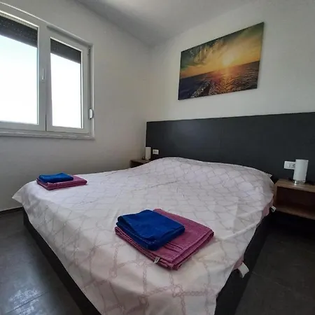 Apartment Martina Vir